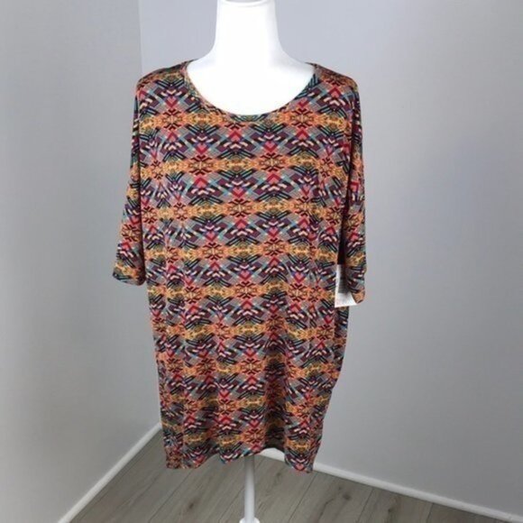 LuLaRoe Irma Short Sleeve Top Size M - Picture 1 of 5
